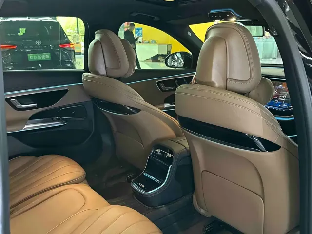 Mercedes-Benz E-Class — Фото автомобиля 15