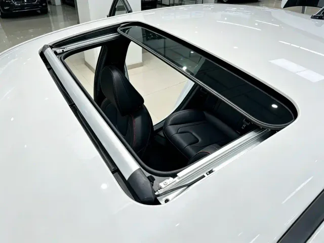 Hyundai Elantra — Фото автомобиля 14