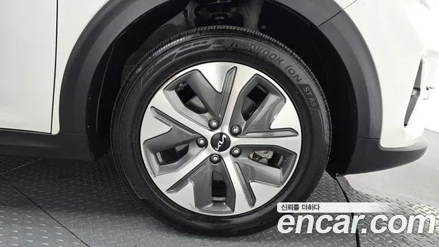 Kia Niro — Фото автомобиля 6