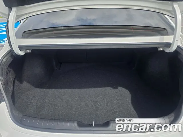 Hyundai AVANTE Новый Avante (CN7) — Фото автомобиля 13