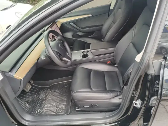 Tesla Model 3 — Фото автомобиля 14