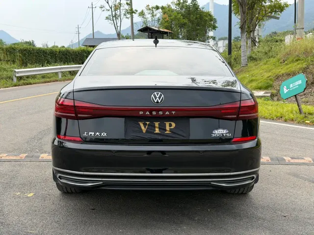 Volkswagen Passat — Фото автомобиля 4
