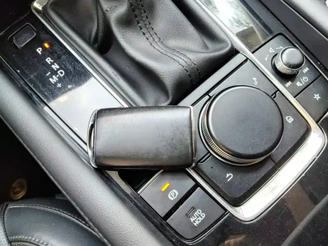 Mazda Axela — Фото автомобиля 8