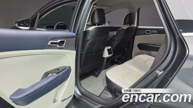 Kia Sportage Sportage 5-е поколение Бензин 1.6 турбо 2WD — Фото автомобиля 12