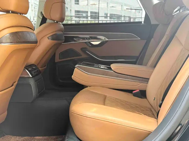 Audi A8 — Фото автомобиля 20