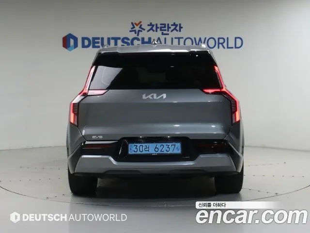 Kia EV9 — Фото автомобиля 5