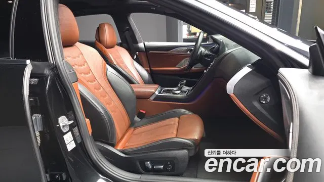 BMW 8 Series G15 — Фото автомобиля 11