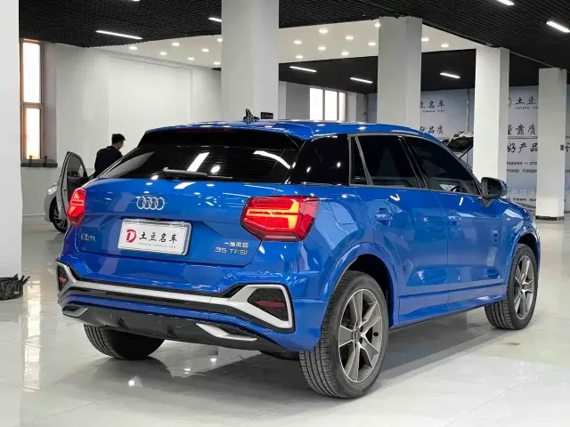 Audi Q2L — Фото автомобиля 4