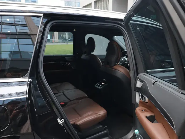Volvo XC90 — Фото автомобиля 14