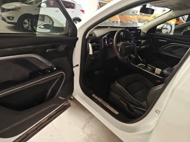 Haval H6 — Фото автомобиля 15