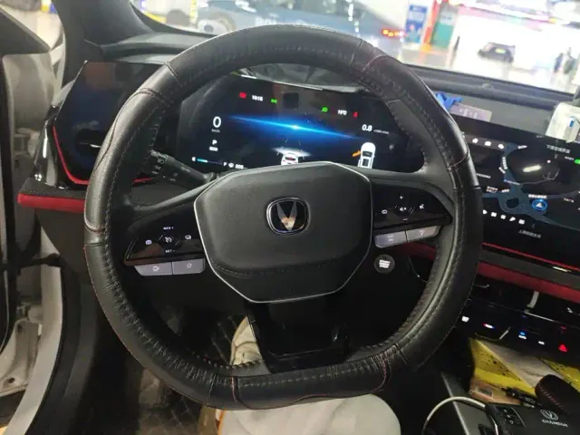 Changan X5 Plus — Фото автомобиля 15