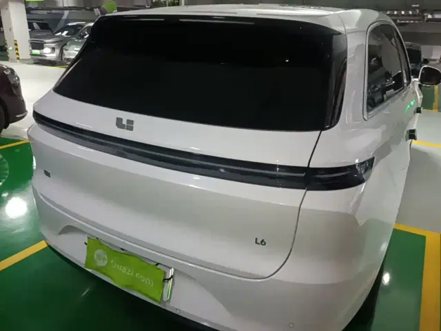 Li Auto L6 — Фото автомобиля 6