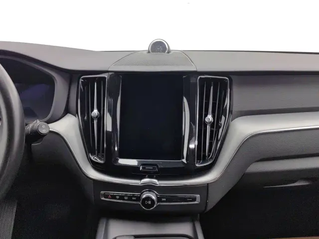 Volvo XC60 — Фото автомобиля 12