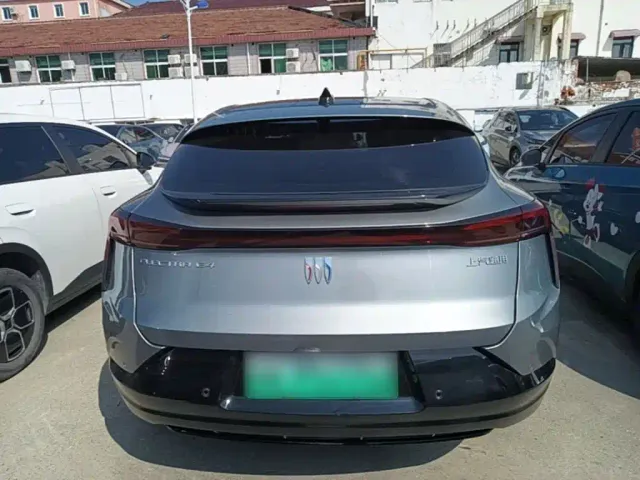 Buick E4 — Фото автомобиля 5