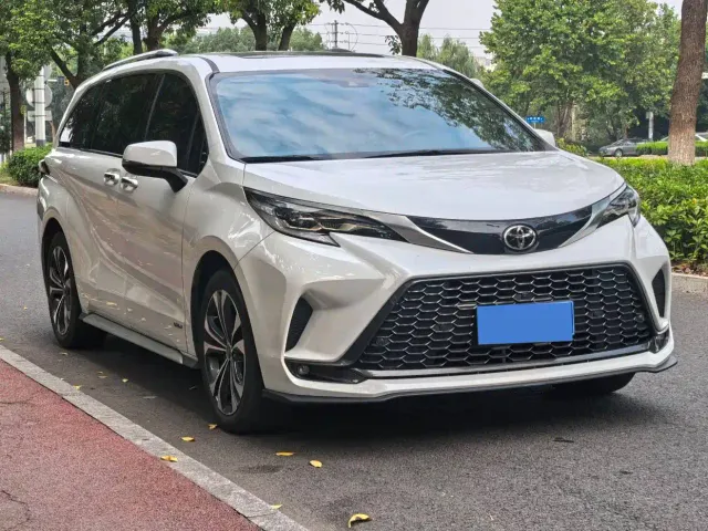 Toyota Granvia — Фото автомобиля 3