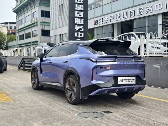 Lynk & Co 08 EM-P — Фото автомобиля 4
