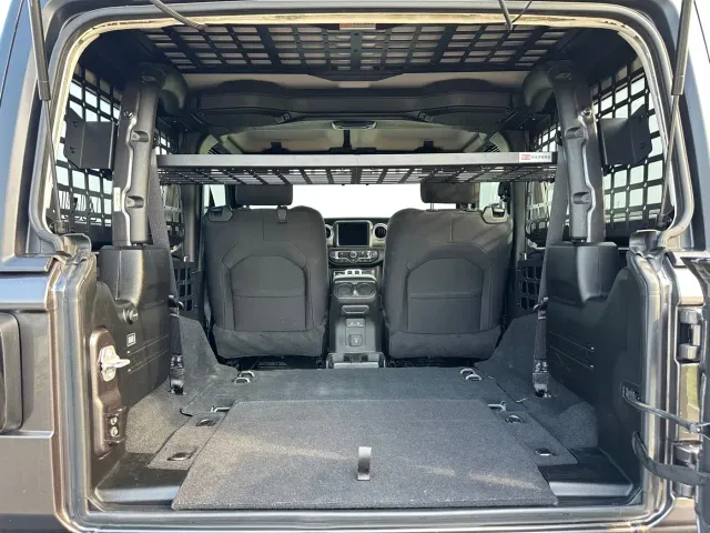 Jeep Wrangler — Фото автомобиля 10