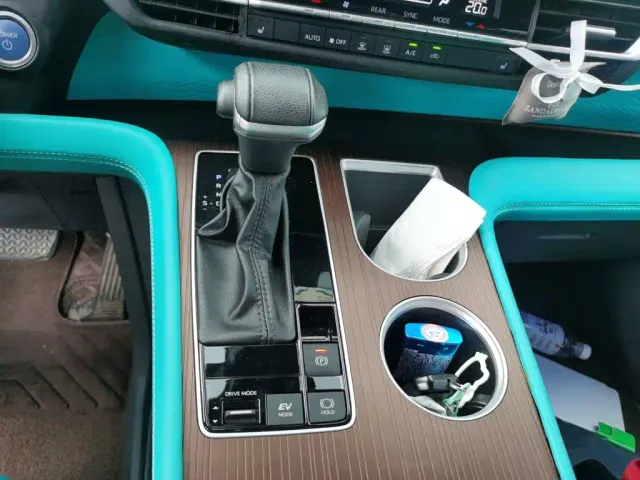 Toyota Sienna — Фото автомобиля 10