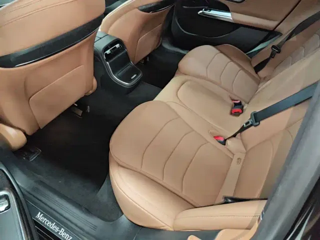 Mercedes-Benz E-Class — Фото автомобиля 16
