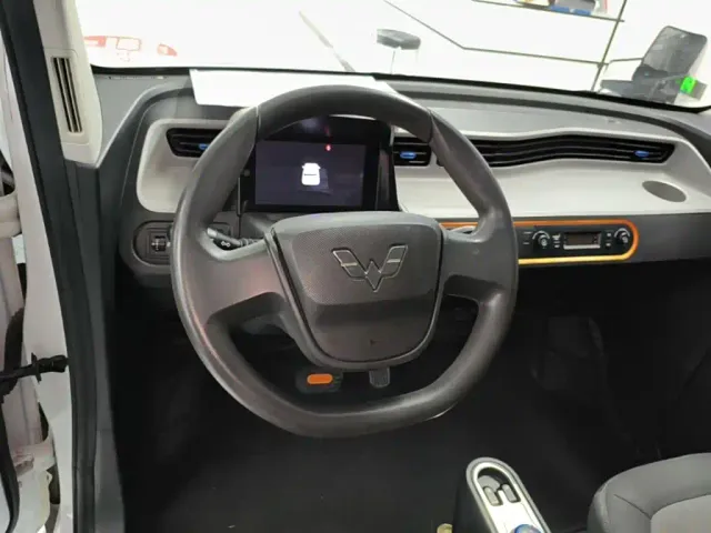 Wuling Hongguang Mini EV — Фото автомобиля 10