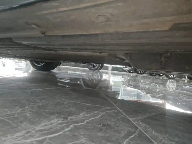 Li Auto L8 — Фото автомобиля 21
