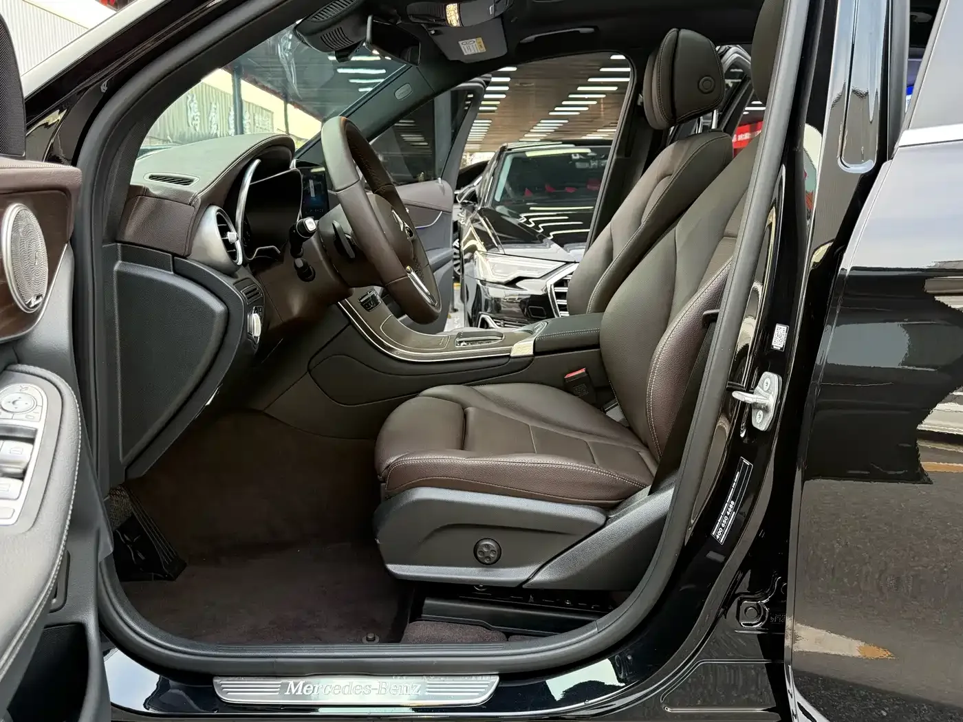 Mercedes-Benz Mercedes-Benz GLC 2022 Facelift GLC 300 L 4MATIC Dynamic Collector's Edition — Фото автомобиля 9
