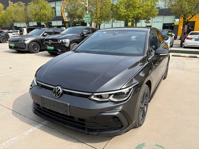 Фотография автомобиля — Volkswagen Golf