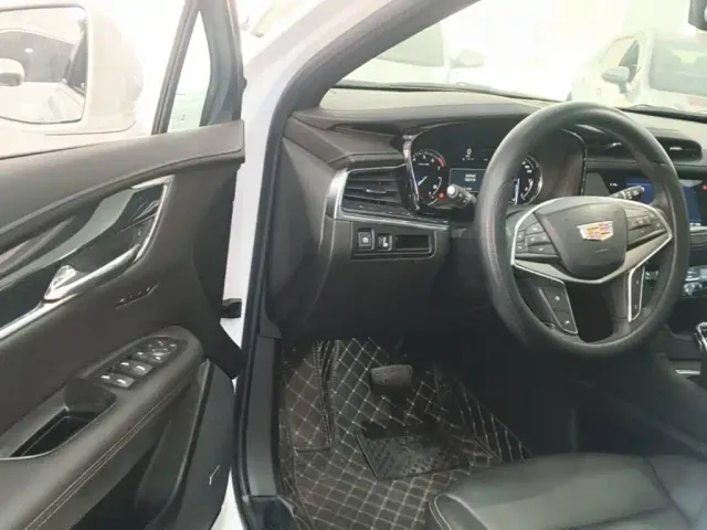 Cadillac XT5 — Фото автомобиля 15