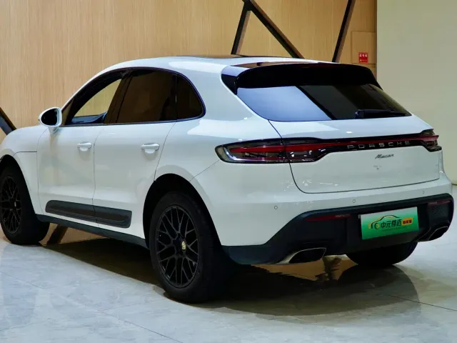 Porsche Macan — Фото автомобиля 12