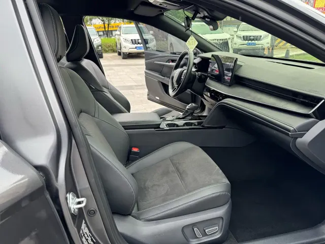 Toyota Camry — Фото автомобиля 12