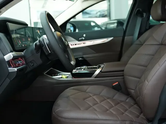 BMW 7 Series — Фото автомобиля 4