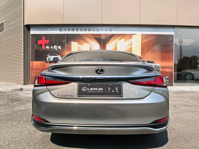 Lexus ES — Фото автомобиля 6