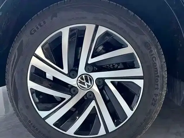 Volkswagen Lavida — Фото автомобиля 17