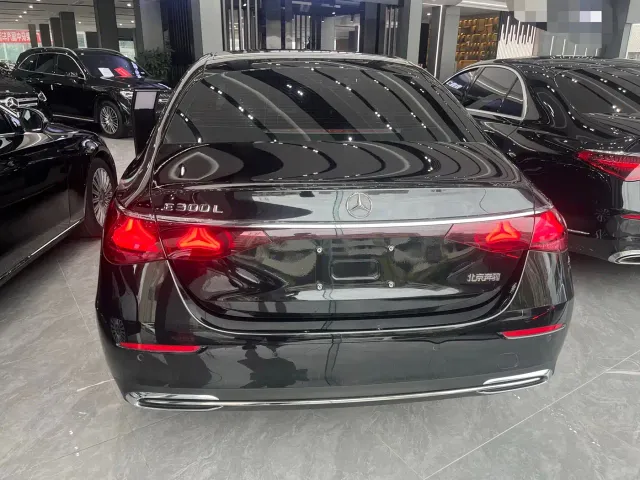 Mercedes-Benz E-Class — Фото автомобиля 9
