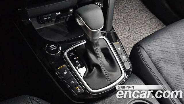 Kia Seltos New — Фото автомобиля 12