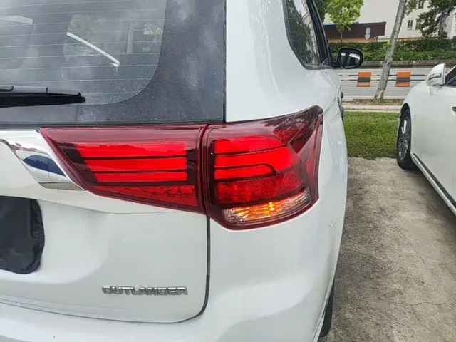Mitsubishi Outlander — Фото автомобиля 7