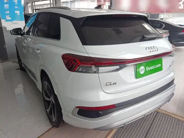 Audi Q4 e-tron — Фото автомобиля 4