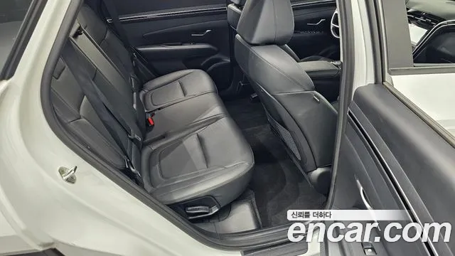 Hyundai Tucson Tucson (NX4) Бензин 1.6 турбо 2WD — Фото автомобиля 12