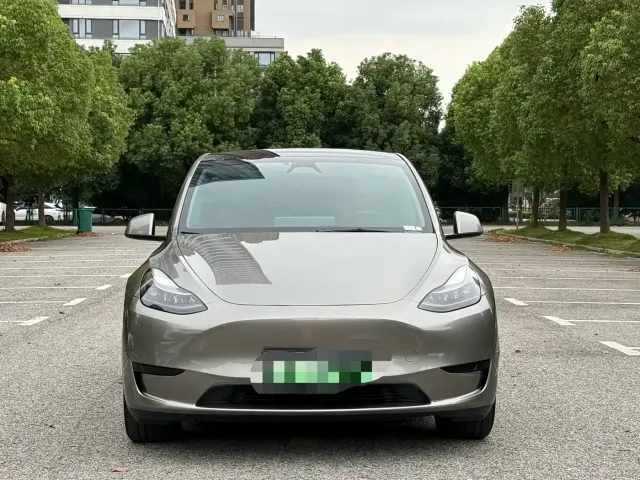 Tesla Model Y 2024 Rear-Wheel Drive Version — Фото автомобиля 2