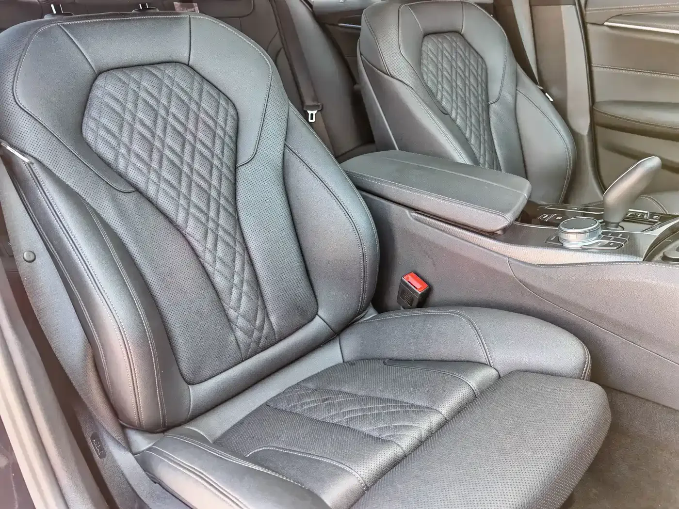 BMW BMW 5 Series (Import) 2022 Facelift 530i M Sport Package — Фото автомобиля 17