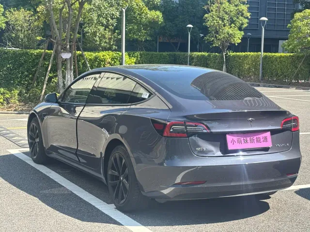 Tesla Model 3 — Фото автомобиля 20