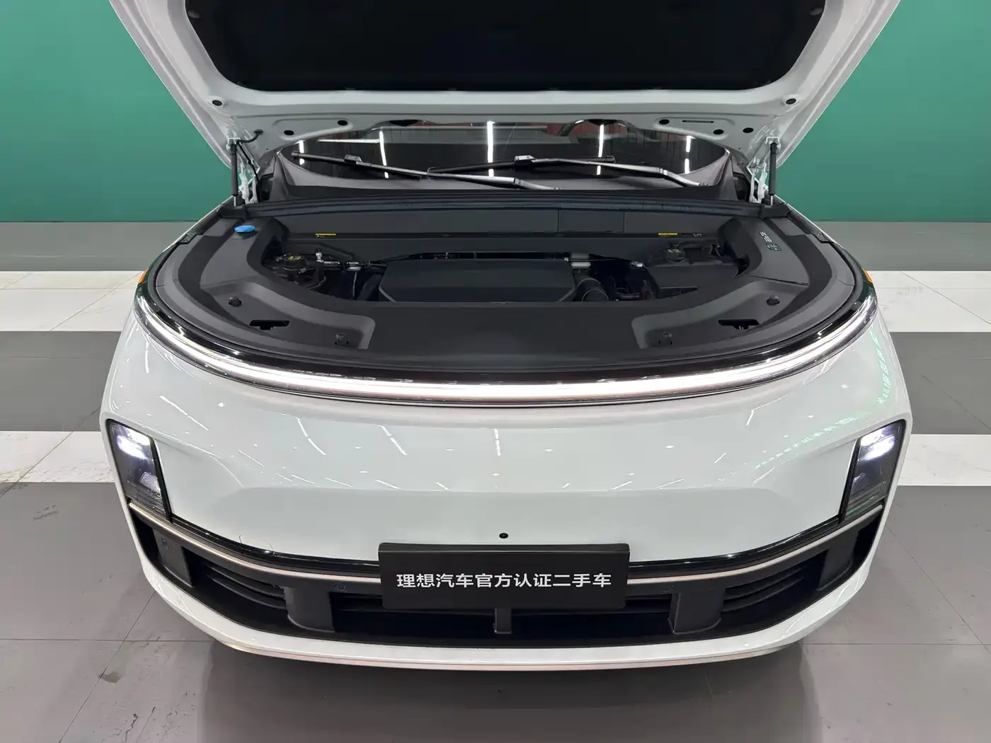 Li Auto Li Xiang L9 2025 Ultra Smart Renewal Edition — Фото автомобиля 3