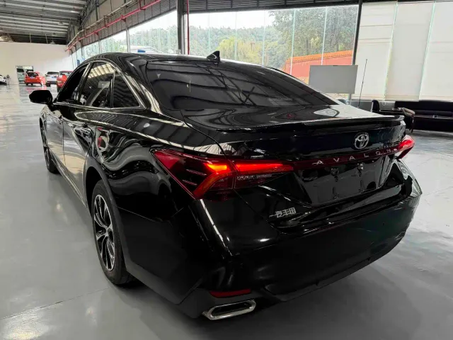 Toyota Avalon — Фото автомобиля 9