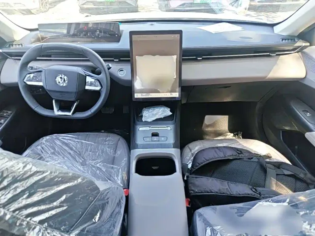 Changan Eado PHEV — Фото автомобиля 9