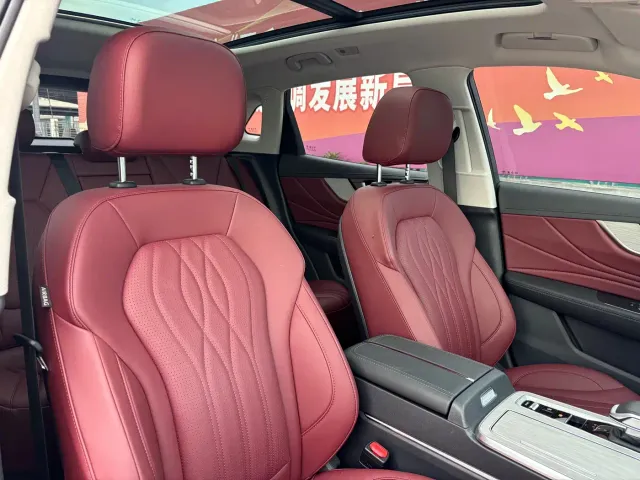 Hongqi HS5 — Фото автомобиля 14