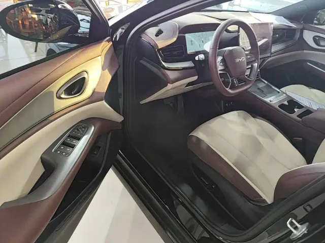 BYD Seal 07 DM-i — Фото автомобиля 15