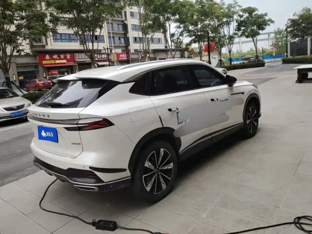 Roewe RX5 — Фото автомобиля 3
