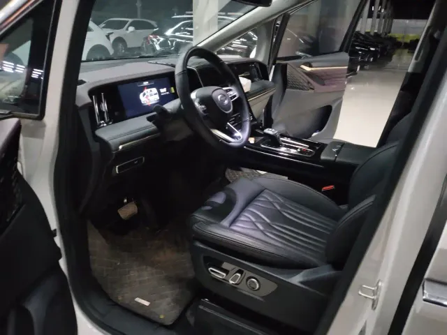 GAC Trumpchi M8 — Фото автомобиля 4