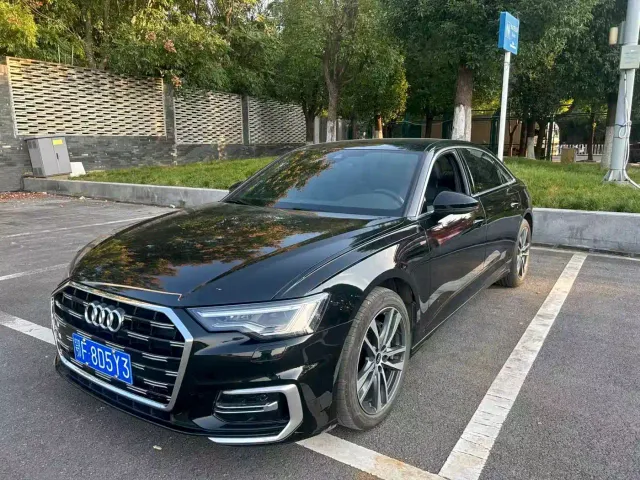 Фотография автомобиля — Audi A6L