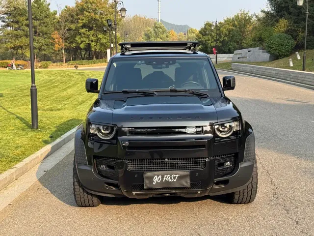 Land Rover Defender — Фото автомобиля 2